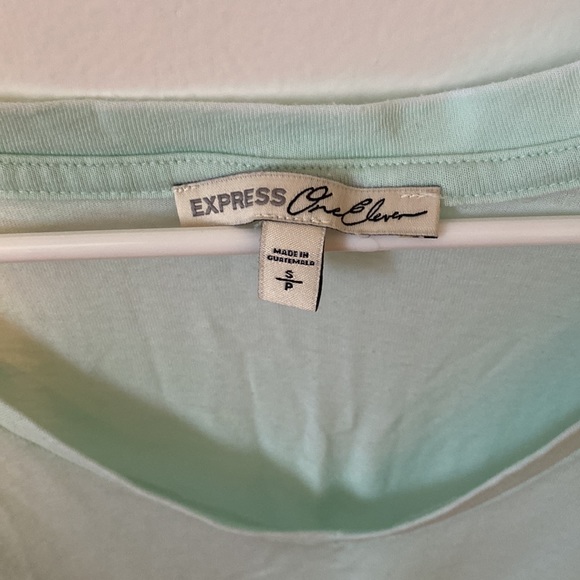 Open shoulder top - Picture 3 of 3